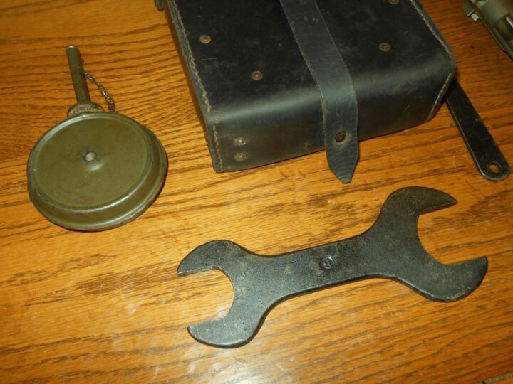 WW II German Wehrmacht - MG34 MG42 GUNNERS SPARE TOOLS / PARTS KIT - SUPERB! - Image 6