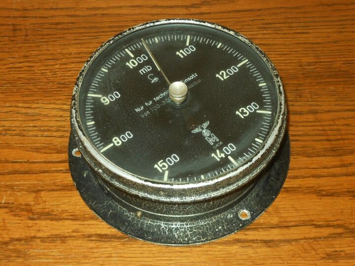 WW II German Navy Ships - BAROMETER - NIGHT USE VARIANT - VERY RARE !