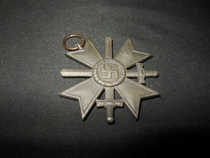 WW2 German Wehrmacht Kriegsverdienstkreuz II mit Schwertern - WAR MERIT CROSS WITH SWORD - 2nd CLASS - NICE!