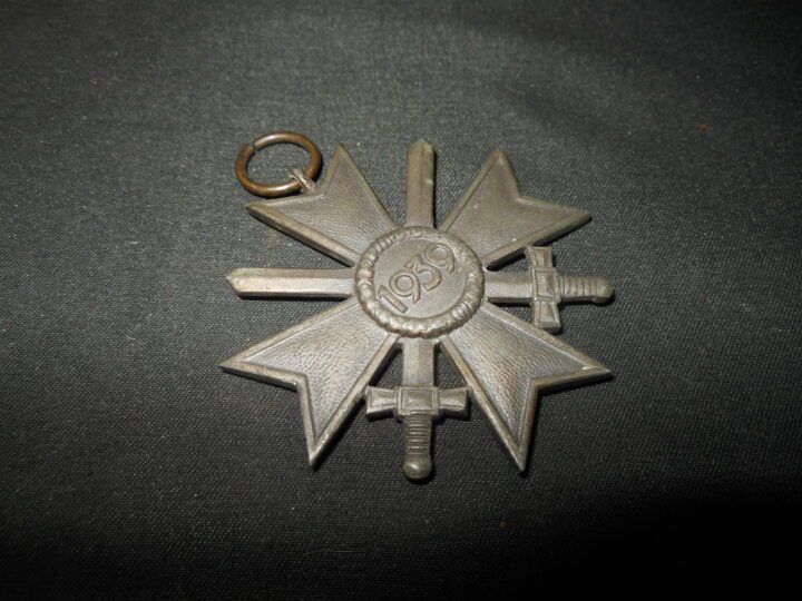 WW2 German Wehrmacht Kriegsverdienstkreuz II mit Schwertern - WAR MERIT CROSS WITH SWORD - 2nd CLASS - NICE! - Image 3