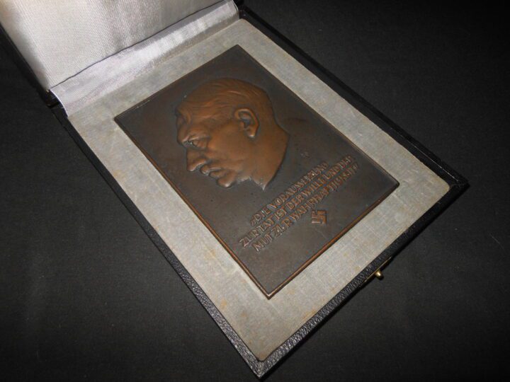 WW2 German NSDAP - ADOLF HITLER PROFILE AWARD PLAQUE w/ PRESENTATION CASE - SUPERB! - Image 2