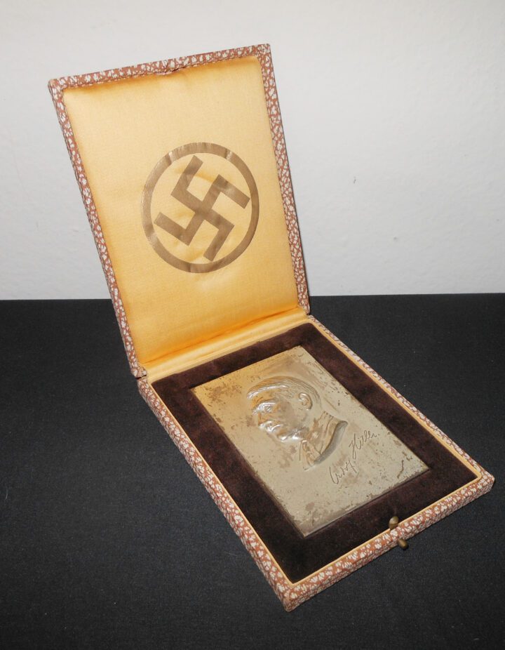 WW2 German NSDAP - ADOLF HITLER PROFILE AWARD PLAQUE w/ PRESENTATION CASE - SUPERB!