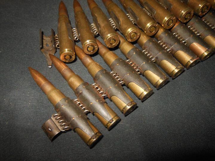 WW2 German Wehrmacht - COVERT OSS & CANADIAN CONTRACT - 7.92 AMMUNITION BELT LINK - MG34 MG42 - 1944 DATED - RARE! - Image 2