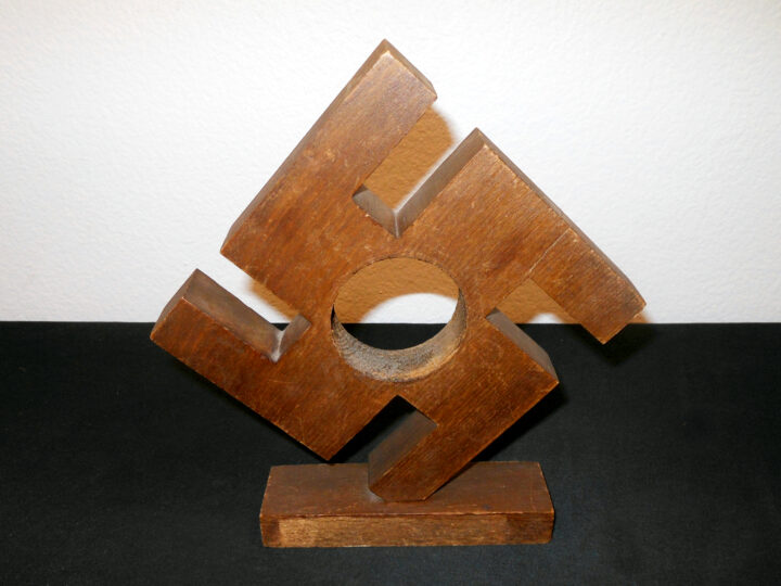 WW2 German NSDAP - WOOD SWASTIKA AWARD - CLOCK - VET BRING-BACK W/ PHOTO! - Image 3