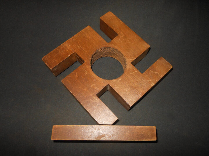 WW2 German NSDAP - WOOD SWASTIKA AWARD - CLOCK - VET BRING-BACK W/ PHOTO! - Image 9