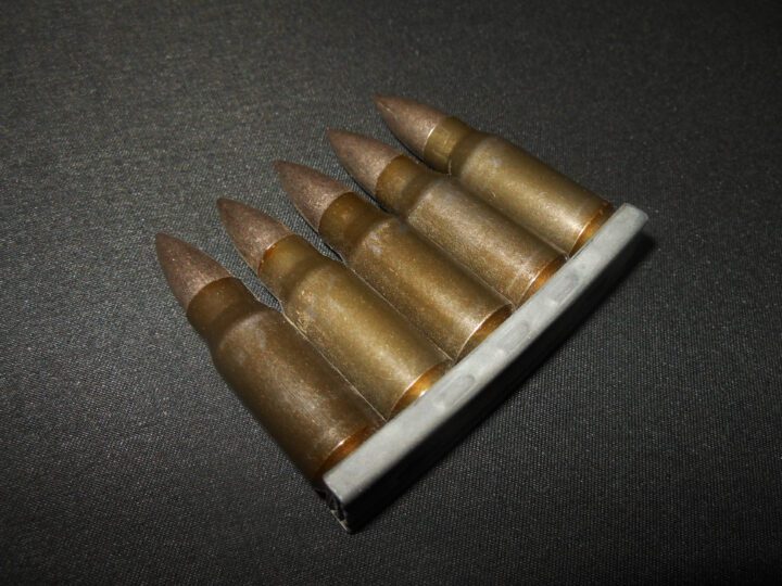 WW2 German Wehrmacht Luftwaffe - 7.92mm KURZ ROUNDS & STRIPPER CLIP - MP44 StG44 - SUPERB!
