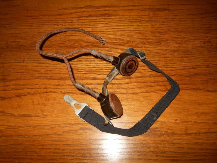 WW II German Air Force - PILOT / RADIO AIRCRAFT THROAT MICROPHONE - RARE VARIANT - Image 5