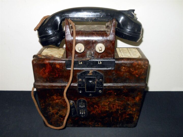 WW II German WH Feldfernsprecher 33 - F33 FIELD PHONE w/ SB ZUSATZ - VERY RARE! - Image 3