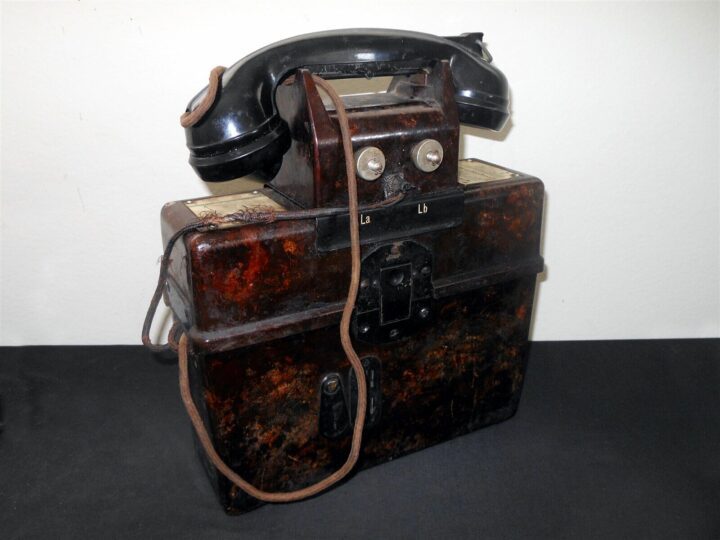 WW II German WH Feldfernsprecher 33 - F33 FIELD PHONE w/ SB ZUSATZ - VERY RARE!