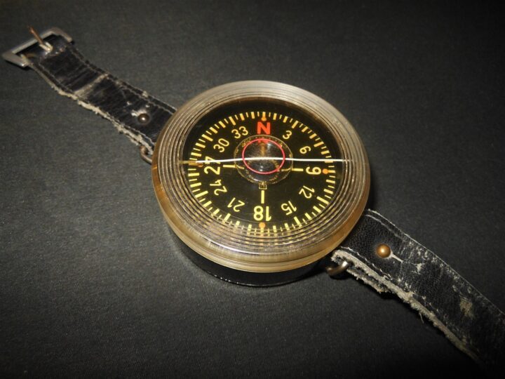WW2 German Luftwaffe - AK39 WRIST COMPASS - 1ST MODEL - VERY NICE! - Image 3