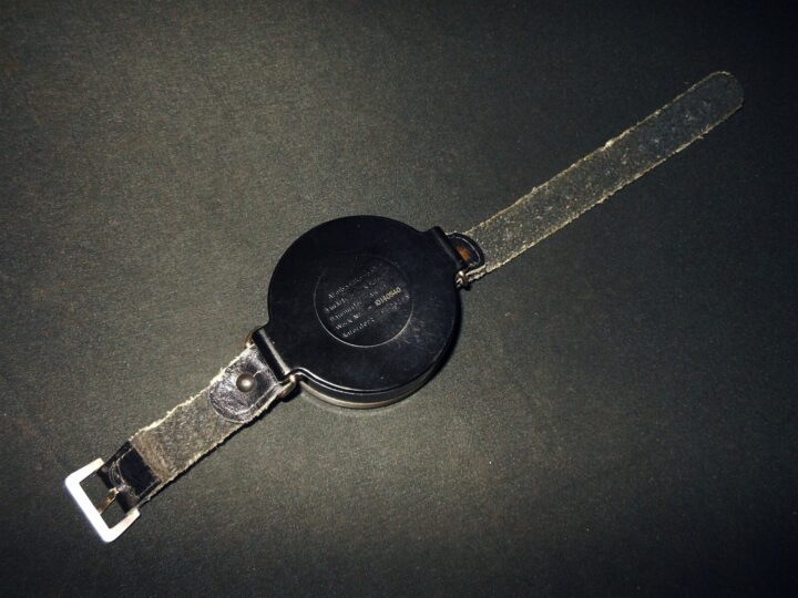 WW2 German Luftwaffe - AK39 WRIST COMPASS - 1ST MODEL - VERY NICE! - Image 7