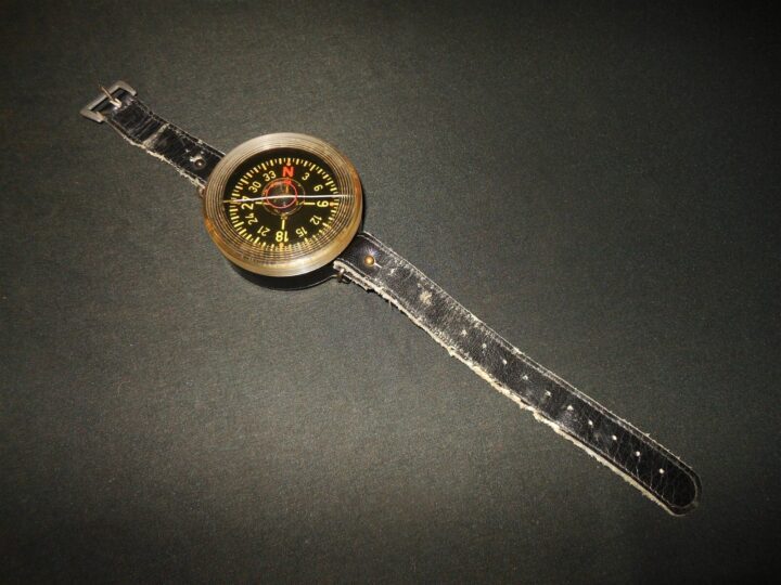 WW2 German Luftwaffe - AK39 WRIST COMPASS - 1ST MODEL - VERY NICE!