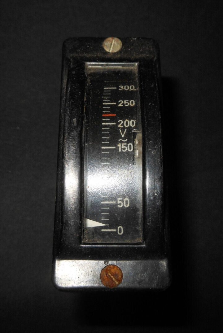 WW2 German Wehrmacht - ELECTRICAL VOLTMETER - RADIO EQUIPMENT - RARE! - Image 3