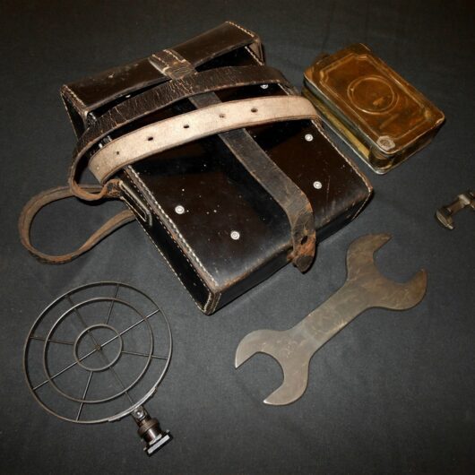 WW2 German Wehrmacht MG13 - GUNNER'S SPARE PARTS / TOOL KIT - WaA142 - VERY NICE