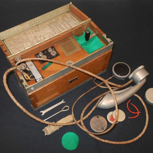 WW2 Imperial Japanese Army - TYPE 92 FIELD / TRENCH PHONE - NEW OLD STOCK!