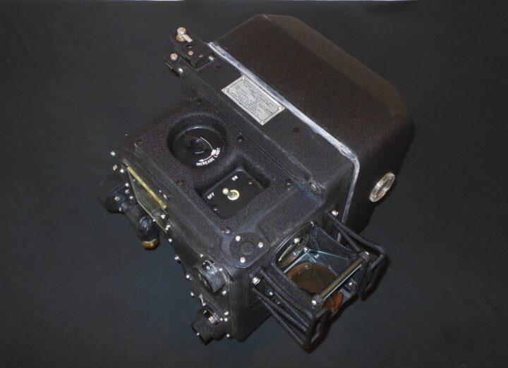 WW2 USAAF Aircraft - SPERRY K-4 LOWER BALL TURRET COMPUTING GUNSIGHT - NOS - Image 11