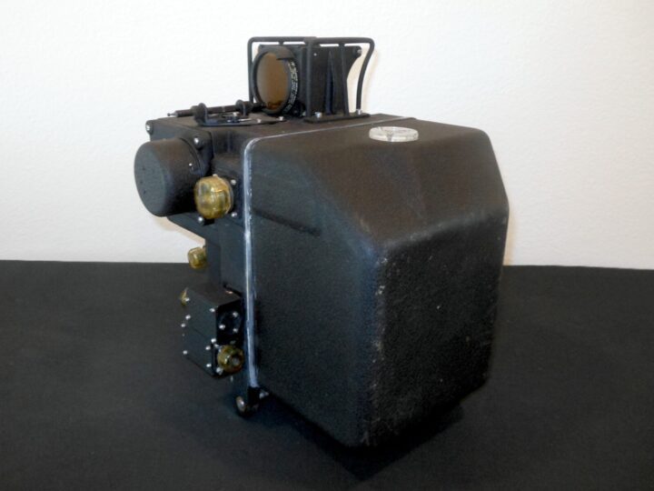 WW2 USAAF Aircraft - SPERRY K-4 LOWER BALL TURRET COMPUTING GUNSIGHT - NOS - Image 7