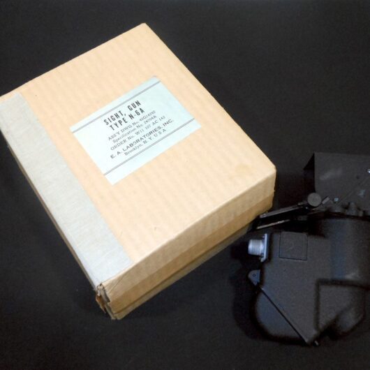 WW2 USAAF / USN Aircraft - N-6A REFLECTOR GUNSIGHT & BOX - P-61 NIGHT FIGHTER