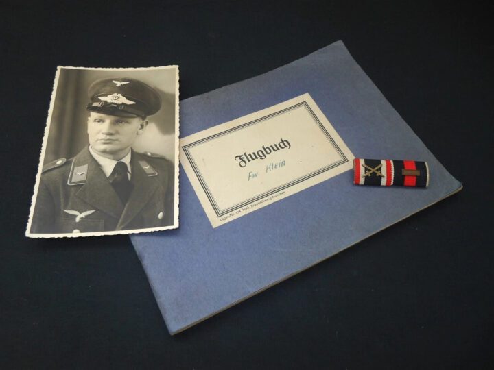 WW II German Air Force Flugbuch - FLIGHT LOG BOOK - Fi156 Ju88 - RUSSIAN FRONT