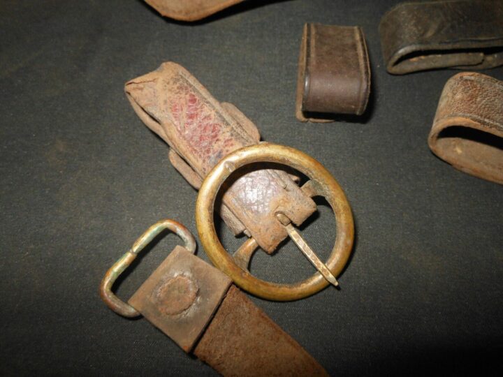 WW1 / WW II US Army Navy Air Force - LEATHER & BRASS BUCKLES & STRAPS - NICE! - Image 3