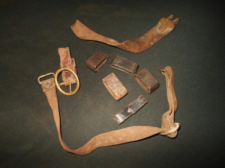 WW1 / WW II US Army Navy Air Force - LEATHER & BRASS BUCKLES & STRAPS - NICE!