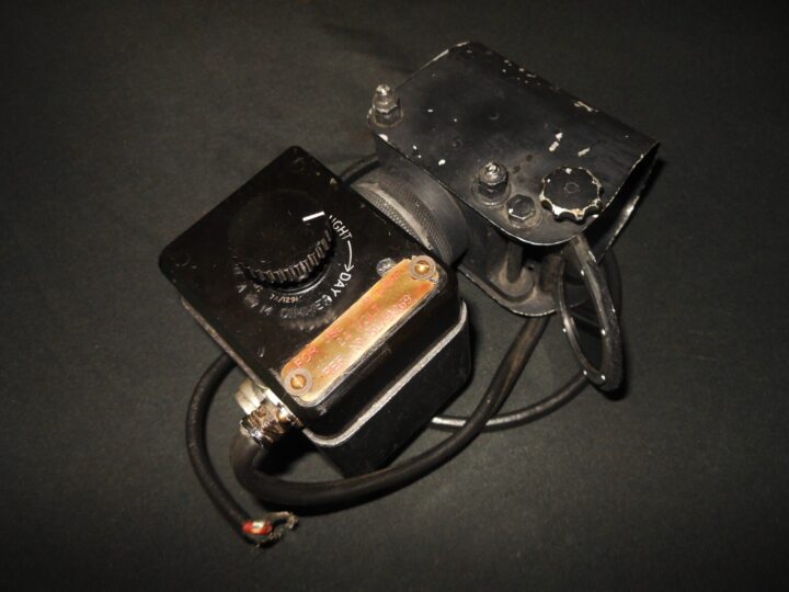 WW2 British RAF Aircraft - MK. III A* REFLECTOR GUNSIGHT - BOMBER TURRETS - NICE - Image 12