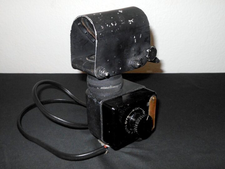 WW2 British RAF Aircraft - MK. III A* REFLECTOR GUNSIGHT - BOMBER TURRETS - NICE - Image 10