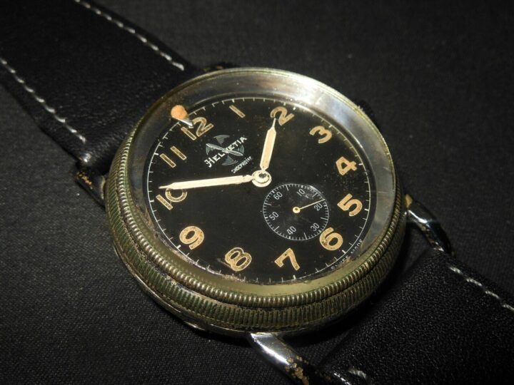 WW2 German Luftwaffe Armbanduhr - PILOT WRIST WATCH - HELVETIA - PUBLISHED!