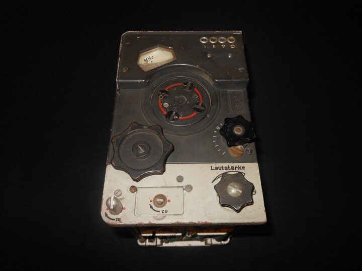 WW2 German Luftwaffe FuG 16 Empfänger - E16 RADIO RECEIVER - Me109 Fw190 - NICE! - Image 6