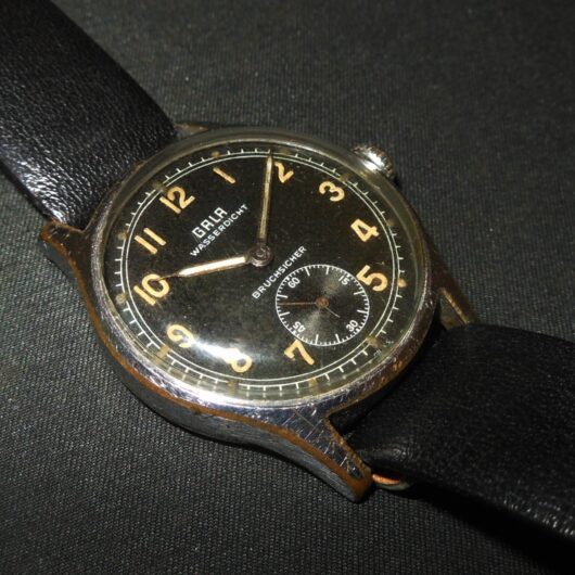 WW2 German Wehrmacht Dienstuhr - ARMY PERSONAL SERVICE WATCH -  GALA - NICE!