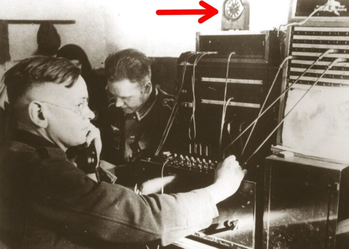 WW2 German Wehrmacht Kienzle Stationsuhr - COMMUNICATION ROOM DUTY CLOCK - EARLY - Image 15