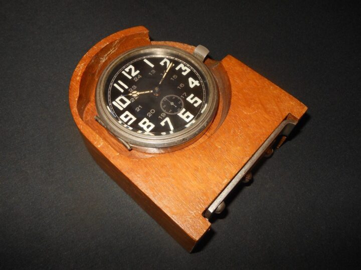 WW2 German Wehrmacht Kienzle Stationsuhr - COMMUNICATION ROOM DUTY CLOCK - EARLY - Image 5