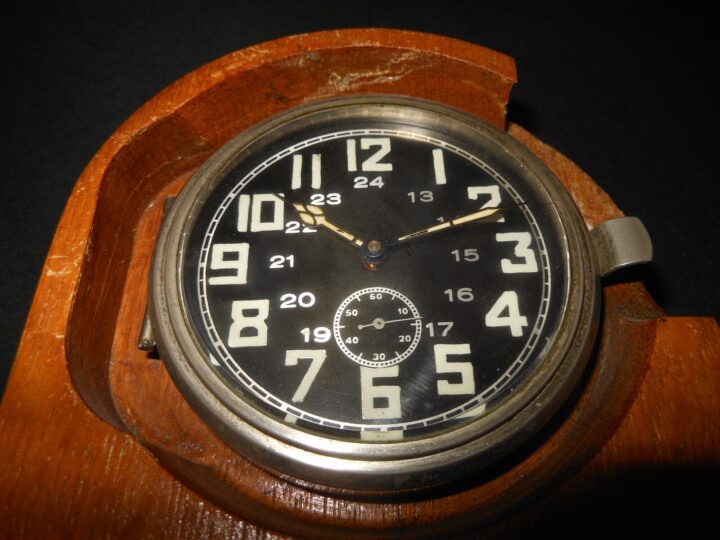 WW2 German Wehrmacht Kienzle Stationsuhr - COMMUNICATION ROOM DUTY CLOCK - EARLY - Image 7