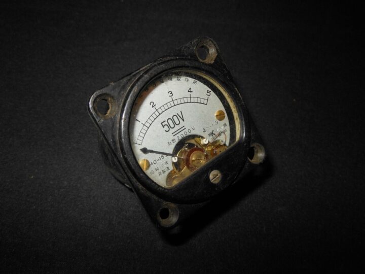 WW2 Imperial Japanese Navy - ELECTRICAL VOLT METER - RADIOS & TESTING UNITS