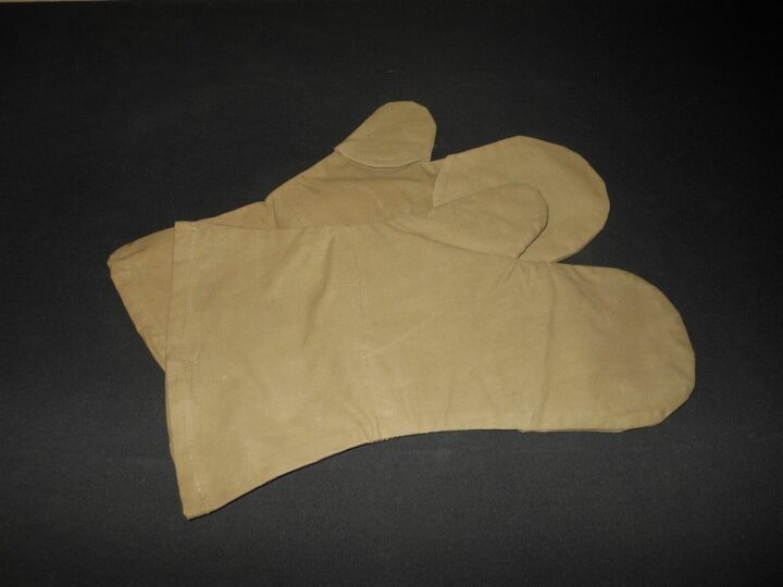 WW II Imperial Japanese Army - MOSQUITO PROOF GLOVES / MITTENS - SUPERB! - Image 5