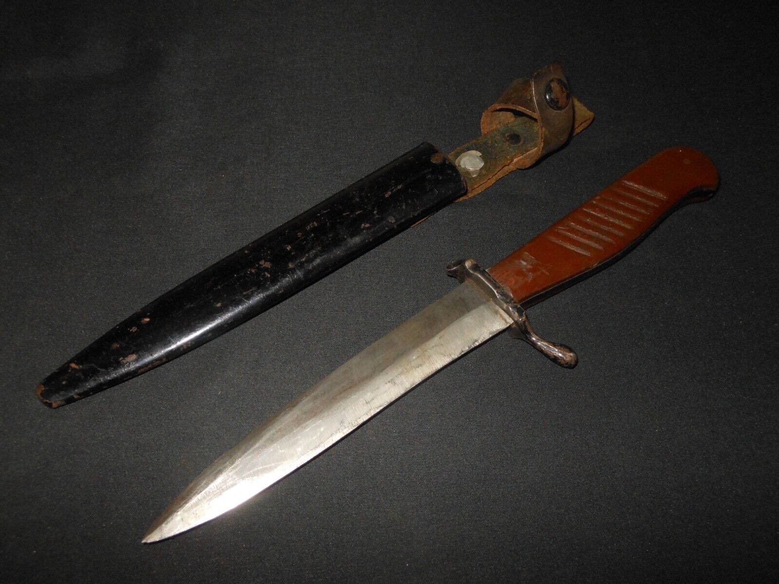 https://axis-militaria.com/wp-content/uploads/imported/2/WW1-Imperial-German-Army-Nahkampfmesser-COMBAT-TRENCH-KNIFE-NICE-235280896902.jpg