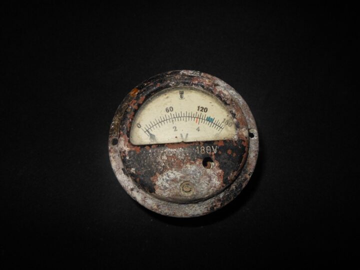 WW2 German Wehrmacht - ELECTRICAL VOLTMETER - RADIO EQUIPMENT - RARE! - Image 3