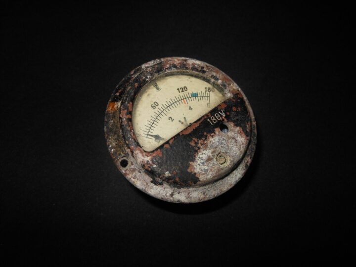 WW2 German Wehrmacht - ELECTRICAL VOLTMETER - RADIO EQUIPMENT - RARE!