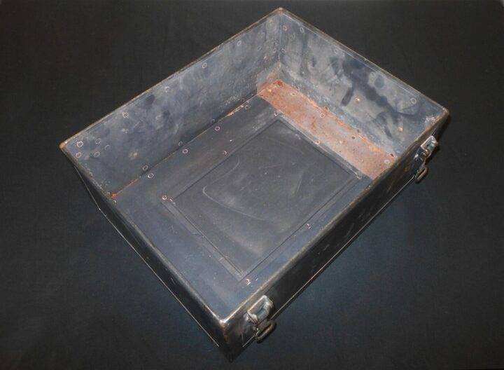 WW2 German Wehrmacht - ENIGMA CIPHER MACHINE STEEL TRANSPORT CASE - VERY RARE! - Image 6