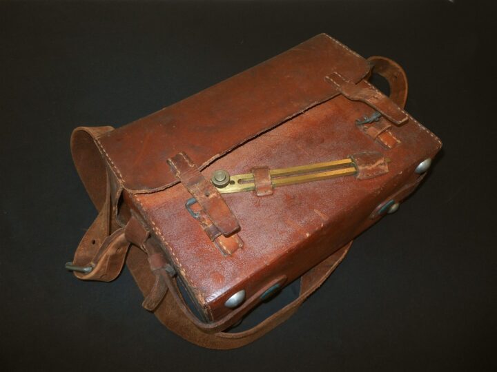 WW2 Imperial Japanese Army - TYPE 92 FIELD TRENCH PHONE LEATHER CASE - NICE! - Image 5