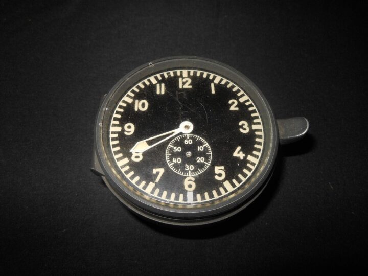 WW2 German Luftwaffe Stationsuhr - COMMUNICATION ROOM DUTY CLOCK – PARTS/REPAIR - Image 3