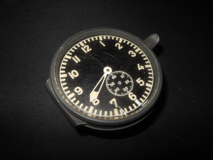 WW2 German Luftwaffe Stationsuhr - COMMUNICATION ROOM DUTY CLOCK – PARTS/REPAIR