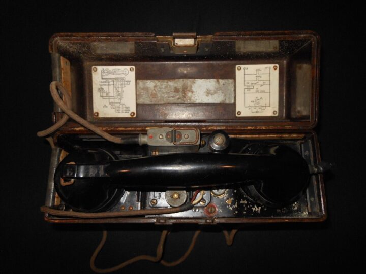 WW2 German Wehrmacht Feldfernsprecher 33 - F33 FIELD PHONE w/ SB ZUSATZ - LATE! - Image 5