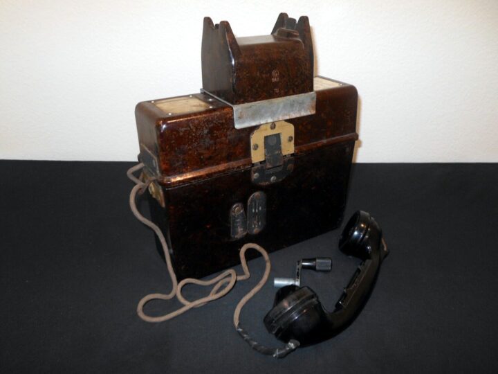 WW2 German Wehrmacht Feldfernsprecher 33 - F33 FIELD PHONE w/ SB ZUSATZ - LATE!