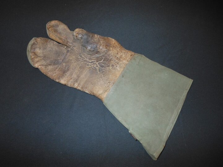 WW2 German Wehrmacht - MOTORCYCLE DISPATCH RIDER - WEATHER-PROOF GLOVE - RIGHT - Image 5