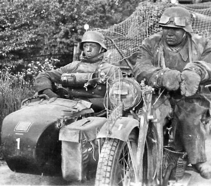 WW2 German Wehrmacht - MOTORCYCLE DISPATCH RIDER - WEATHER-PROOF GLOVE - RIGHT - Image 10