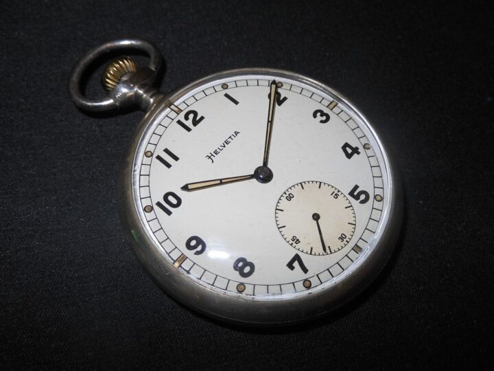 WW2 German Wehrmacht Taschenuhren - DH PERSONAL POCKET WATCH - HELVETIA - RARE!