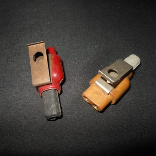 WW II British RAF Aircraft - INSTRUMENT PLUGS / CLIPS - SPITFIRE HURRICANE