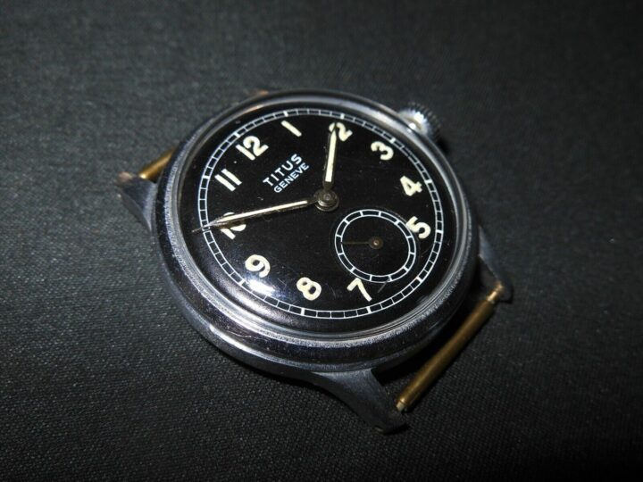 WW II German LW Dienstuhr - PERSONAL SERVICE WATCH - TITUS - MINT - PUBLISHED! - Image 6