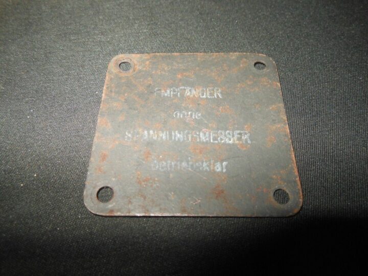 WW II German LW WH KM FuG Funkgerat - RADIO DATA PLATE #10 - TORN KWE PANZER - Image 3